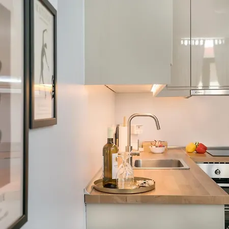 Thyme Brand New 1bd In The Heart Of