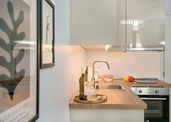 Thyme Brand New 1bd In The Heart Of