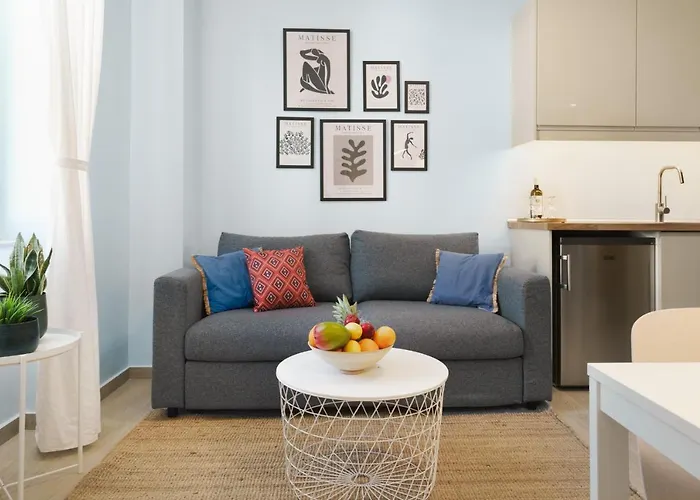 Апартаменти Thyme Brand New 1bd In The Heart Of